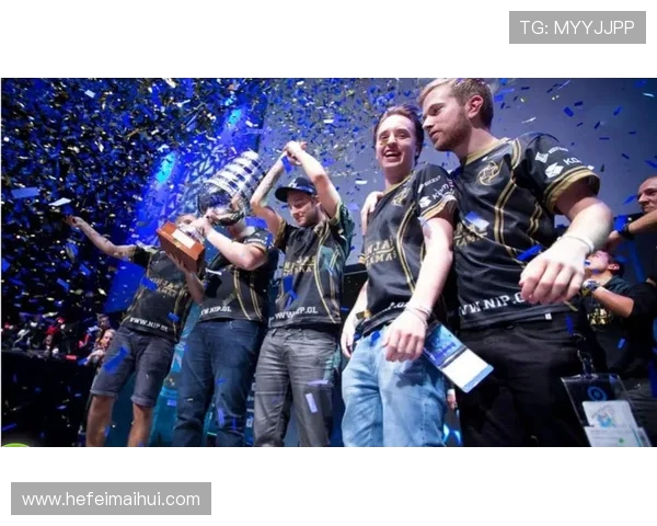 聚焦CSGO：探讨LNG战队如何在竞技场上展现强大实力与团队合作